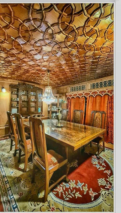 Lala Rukh Group Of Houseboats Hotel Srīnagar Kültér fotó